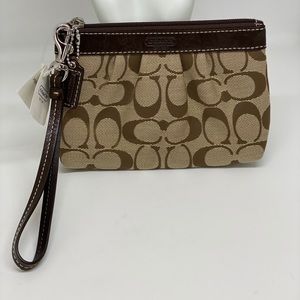 COACH SIGNATURE💥NWT~SOLD OUT💥CANVAS WRISTLET